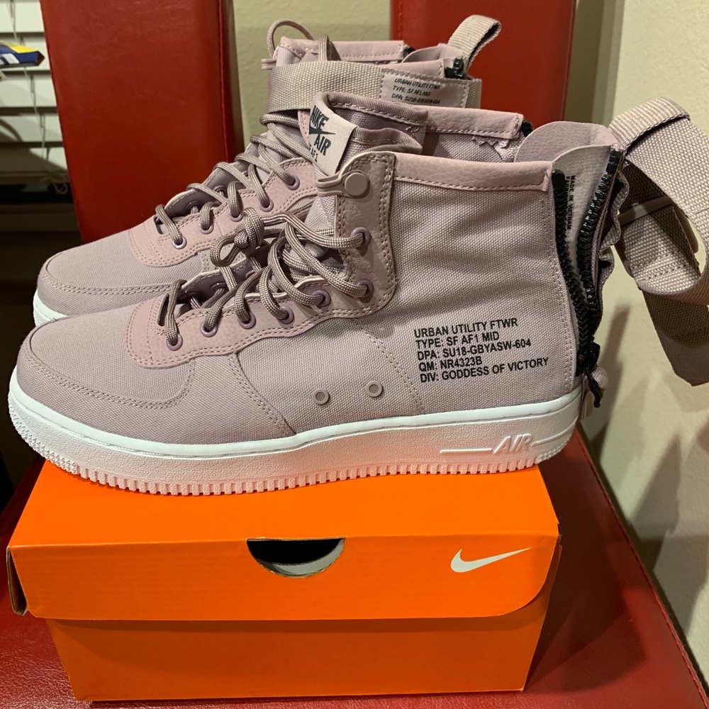 Nike SF AF1 Mid- Elemental Rose